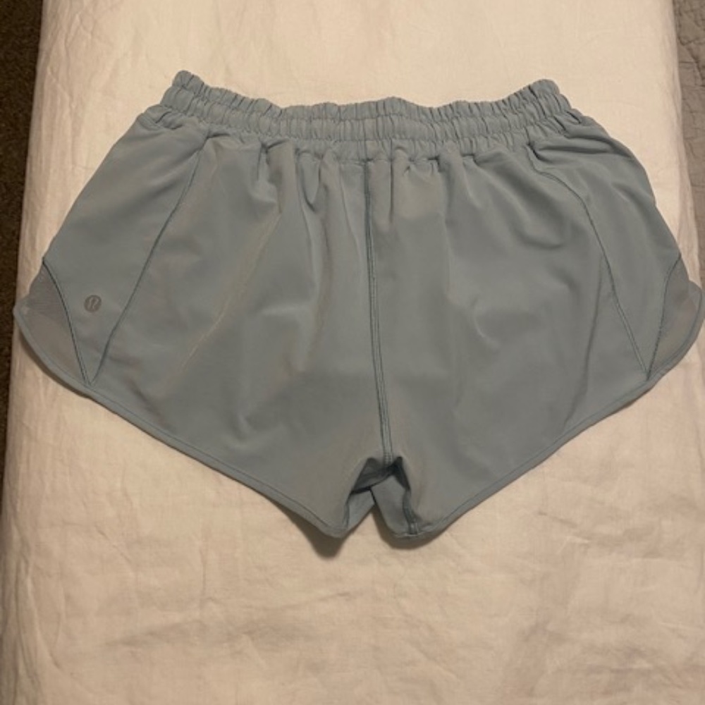 Lululemon Hotty Hot shorts 2.5"